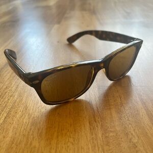 Ray-Ban New Wayfarer Classic 2132 Small size 52-18 710 Light Havana brown lenses